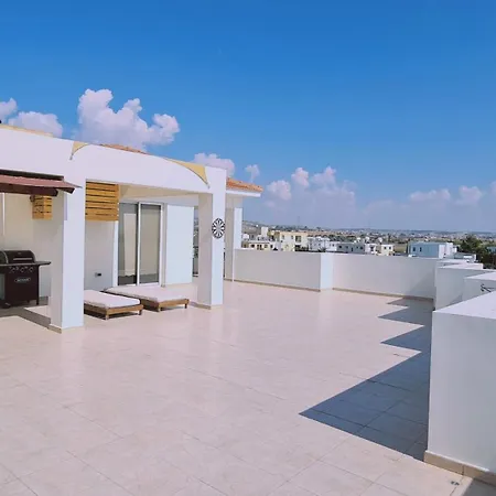 Sunny Palms Apt