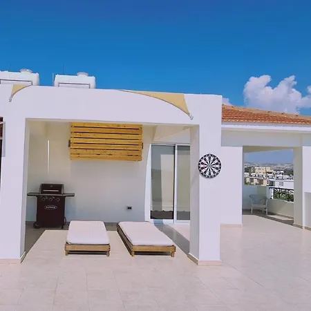 Sunny Palms Apt Βορόκλινη