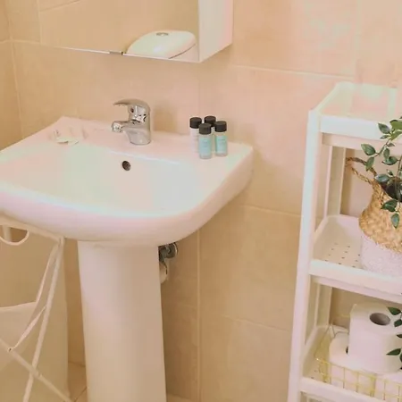 Sunny Palms Apt * Βορόκλινη