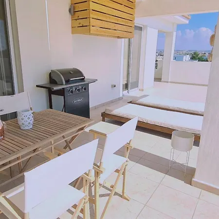 Sunny Palms Apt *